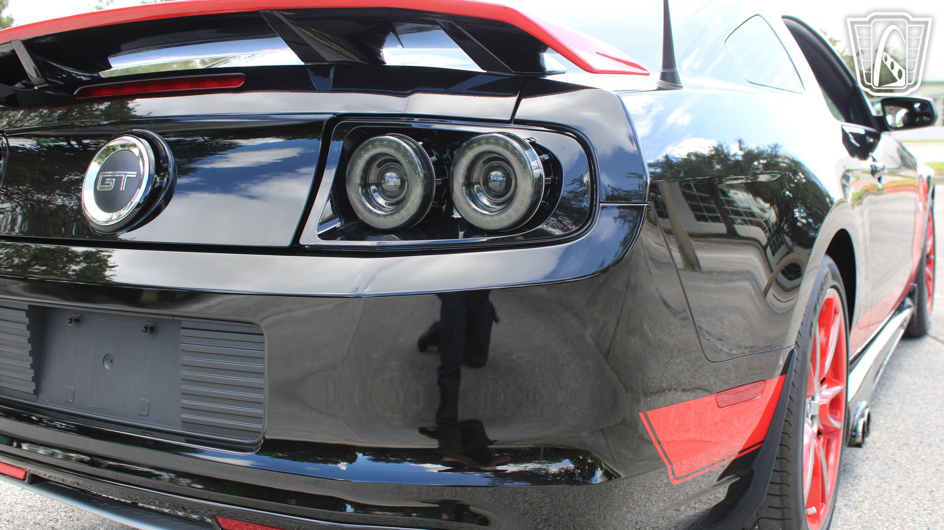 Used 2013 Ford Mustang GT Premium w/ Brembo Brake Pkg RWD image 32