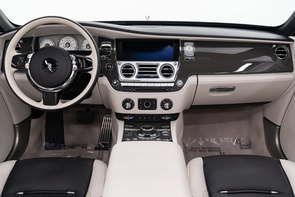 Certified 2018 Rolls-Royce Dawn RWD image 33