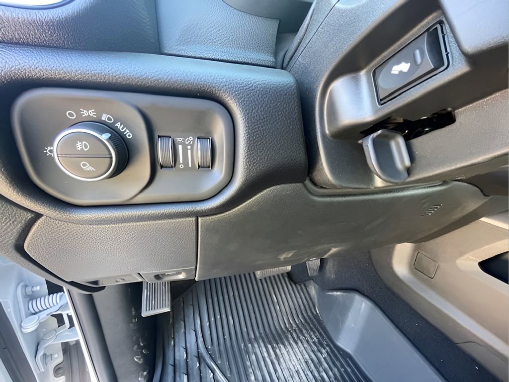 New 2025 RAM 3500 Laramie image 7