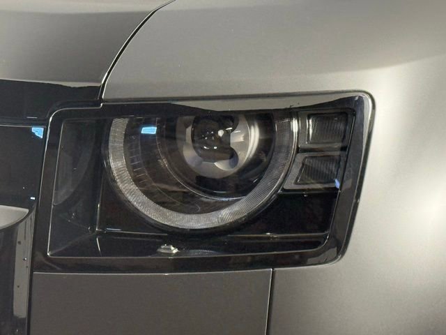 Used 2025 Land Rover Defender 130 V8 image 12