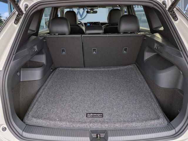 New 2026 Volkswagen Tiguan SE R-Line FWD image 13