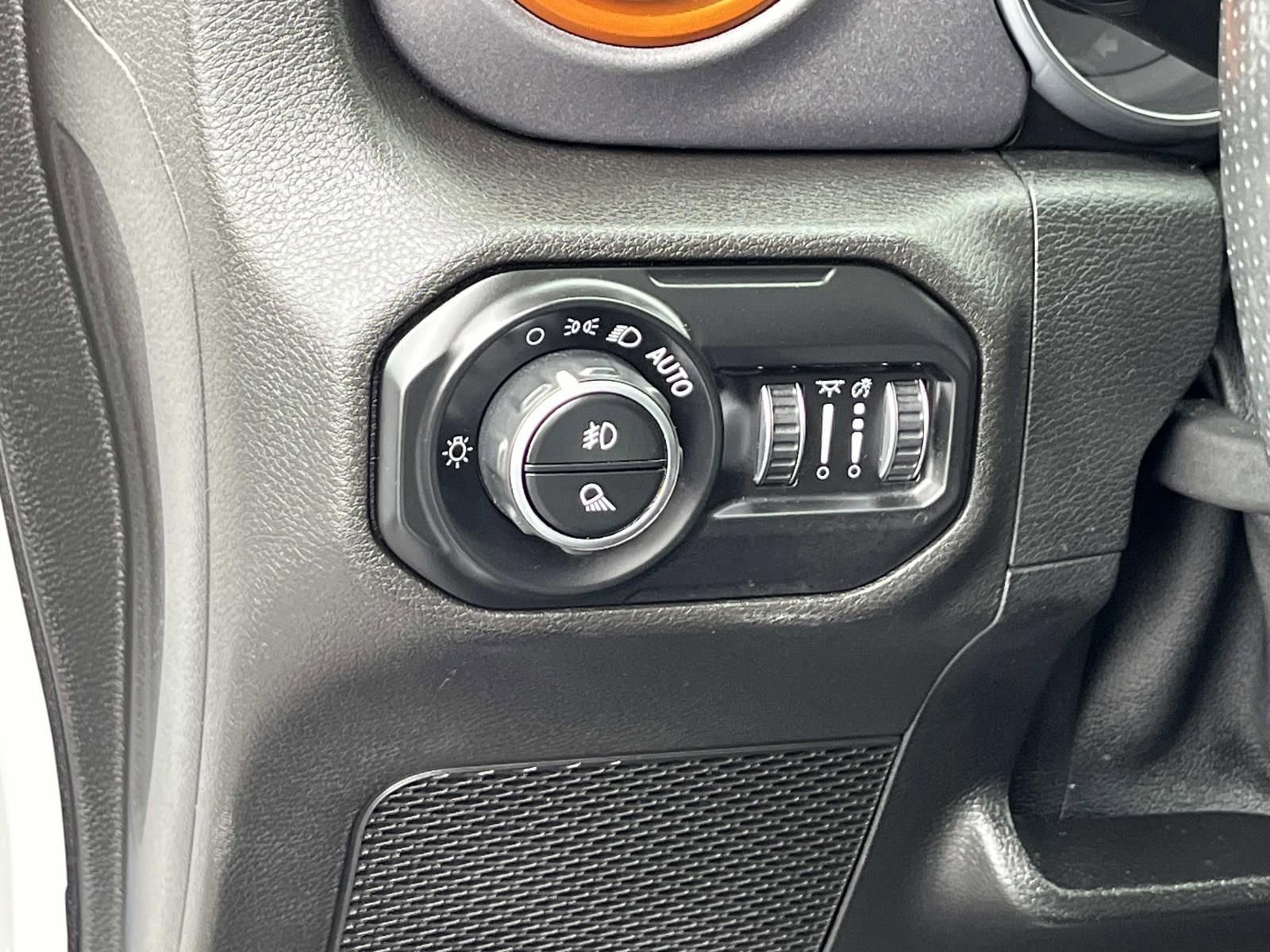 Used 2021 Jeep Gladiator Mojave AWD/4WD image 27