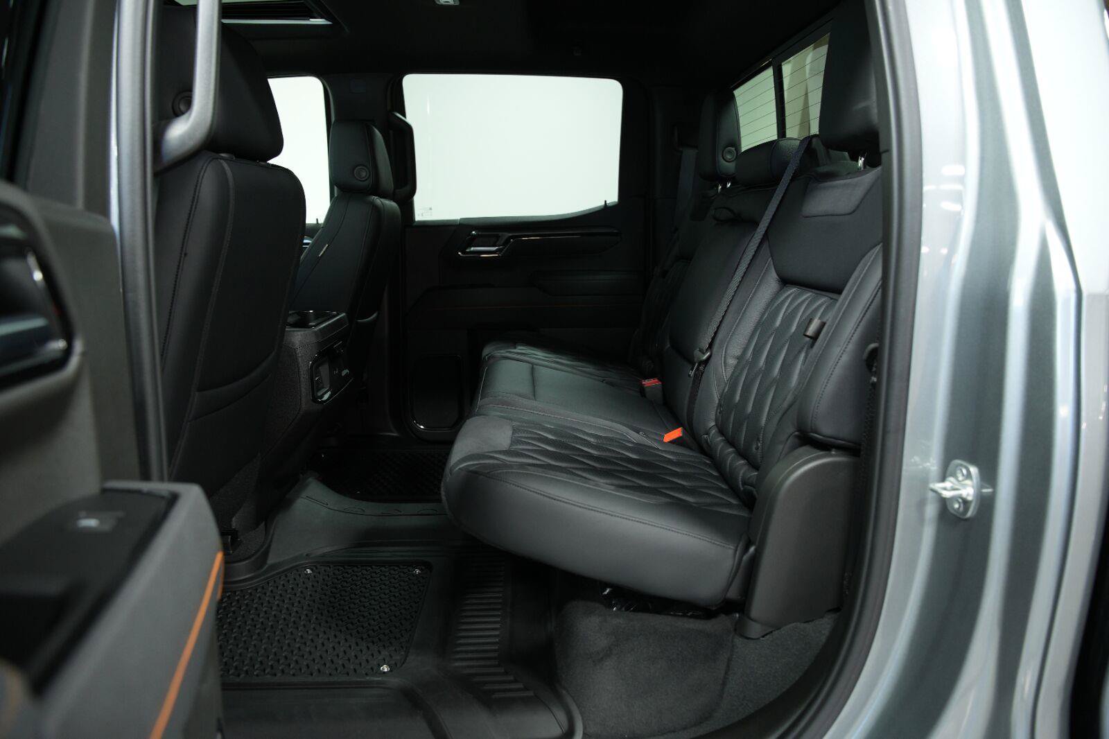 Used 2025 GMC Sierra 1500 AT4 w/ AT4 Premium Package AWD/4WD image 30