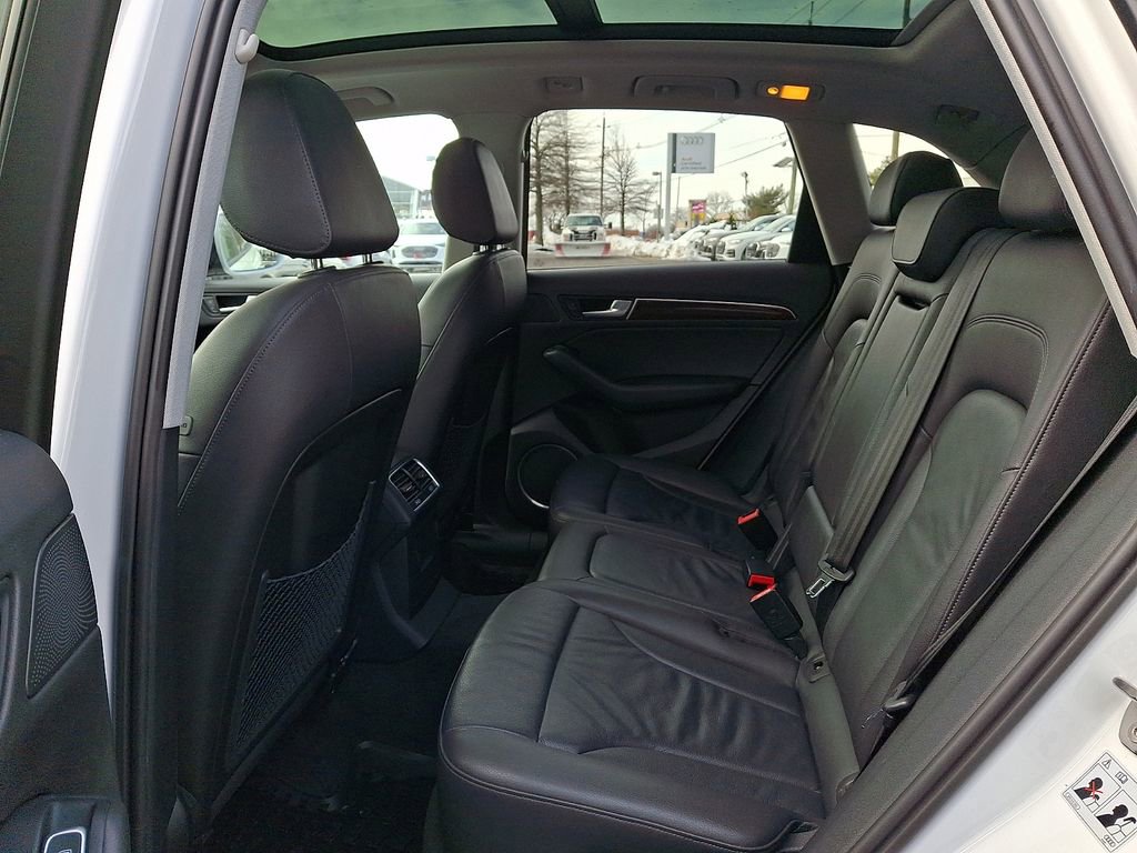 Used 2016 Audi Q5 2.0T Premium Plus w/ Technology Package image 17
