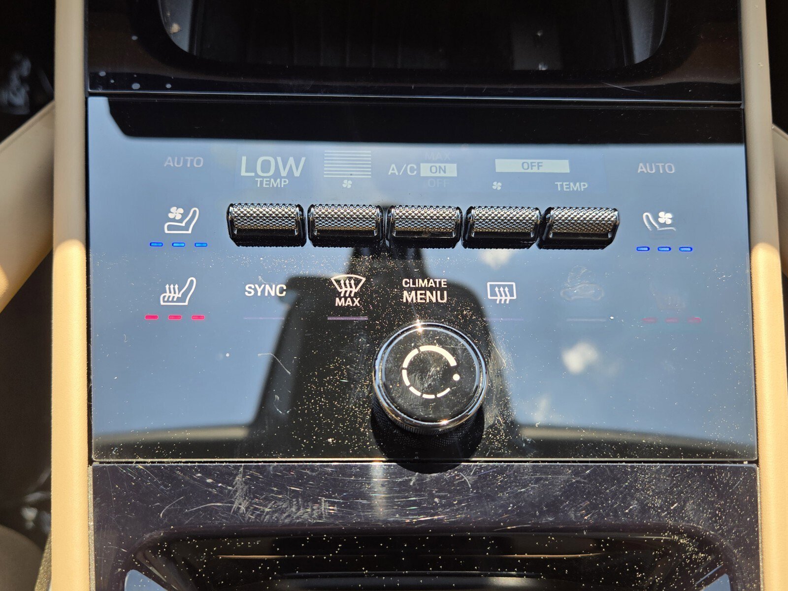 Used 2025 Porsche Cayenne Coupe image 23