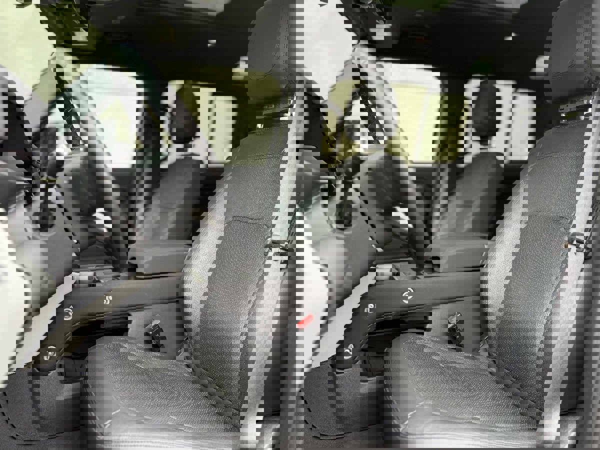 Used 2023 Land Rover Defender 110 S image 11