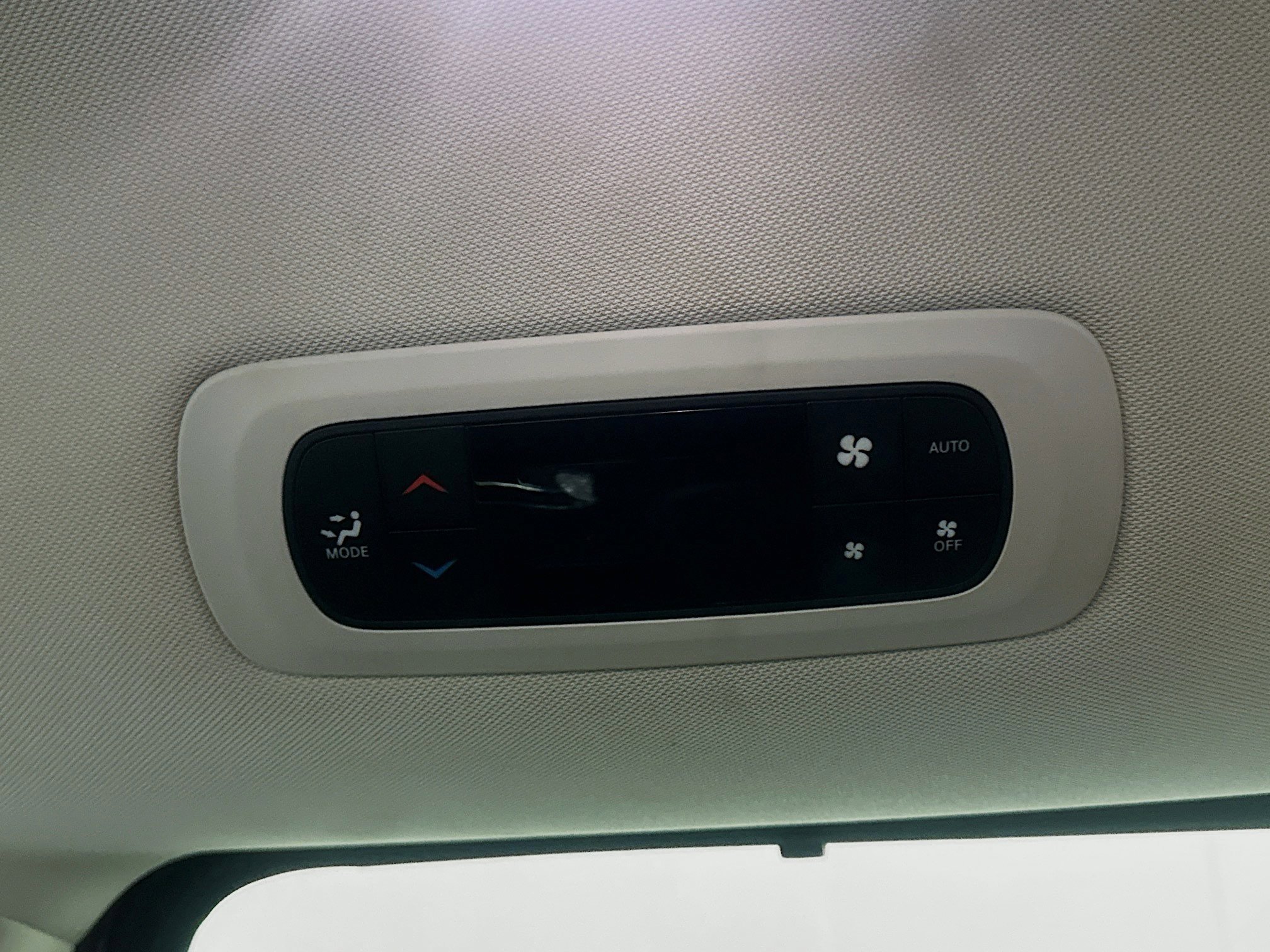 Used 2023 Chrysler Pacifica Touring-L image 26