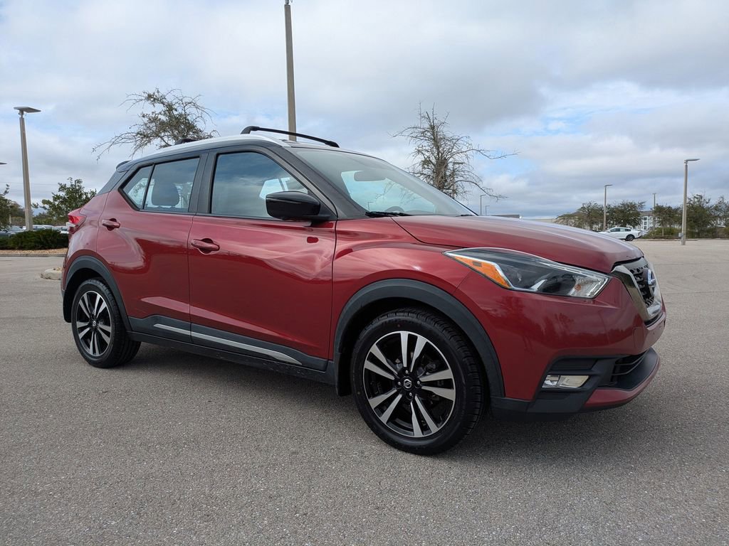 Used 2019 Nissan Kicks SR w/ SR Premium Package image 2