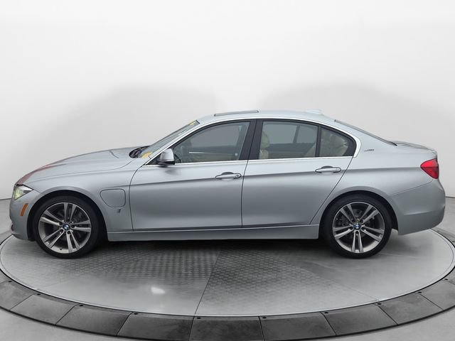 Used 2018 BMW 330e image 2