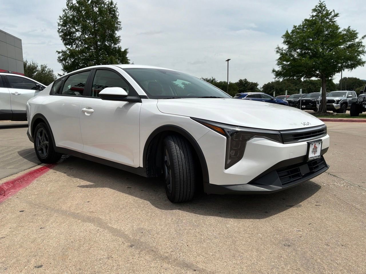 Used 2025 Kia K4 FWD image 4