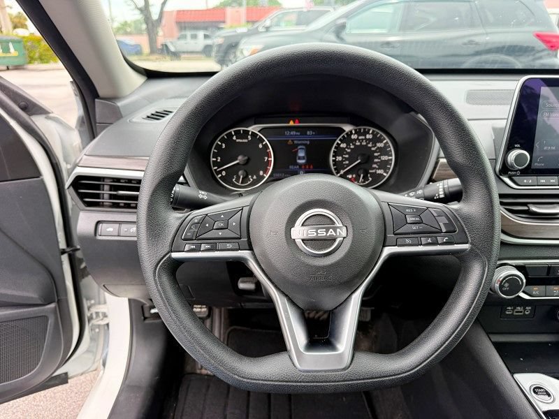 Used 2024 Nissan Altima 2.5 SV FWD image 19