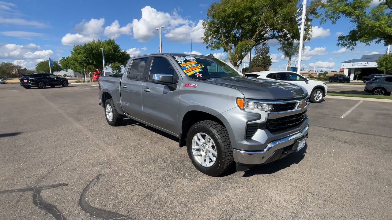 Used 2023 Chevrolet Silverado 1500 LT w/ Z71 Off-Road Package AWD/4WD image 1