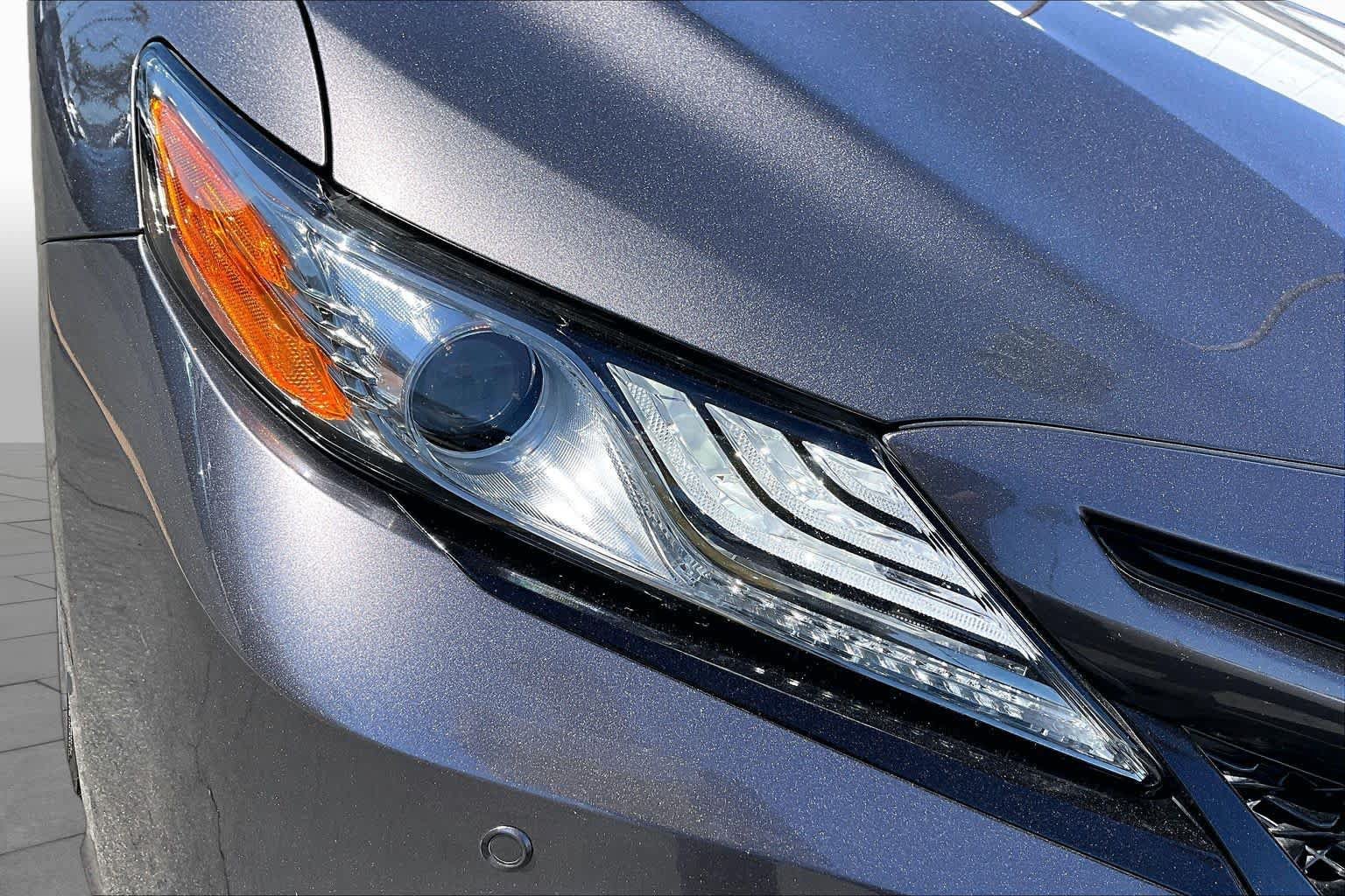 Used 2018 Toyota Camry XSE FWD image 27