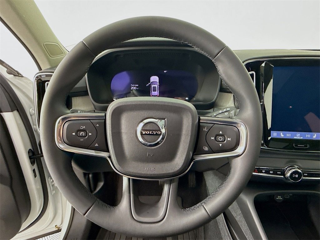 Used 2023 Volvo XC40 B5 Ultimate w/ Protection Package Premier image 12