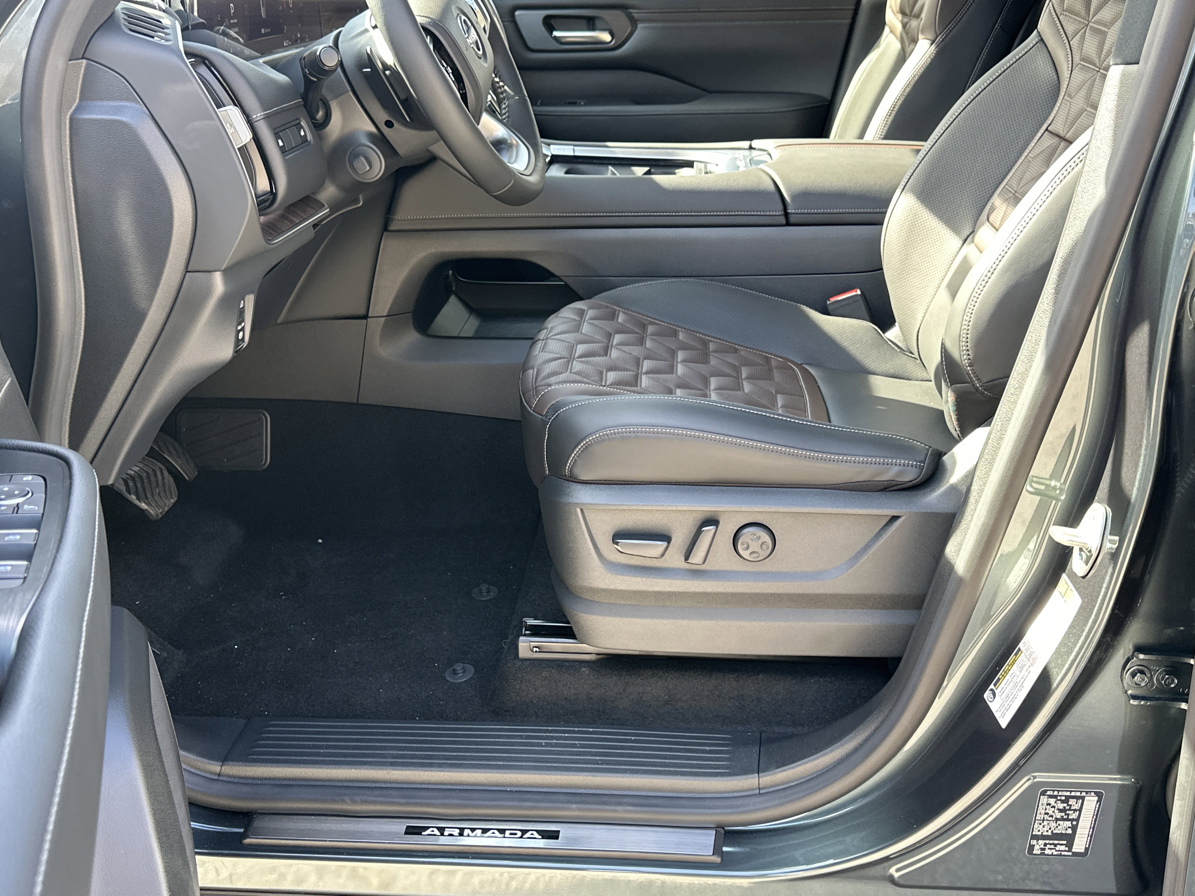 New 2026 Nissan Armada Platinum image 9