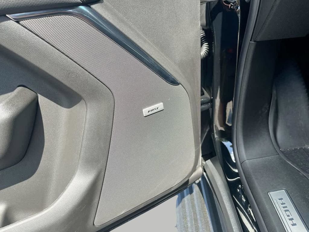 New 2026 Chevrolet Suburban High Country AWD/4WD image 17