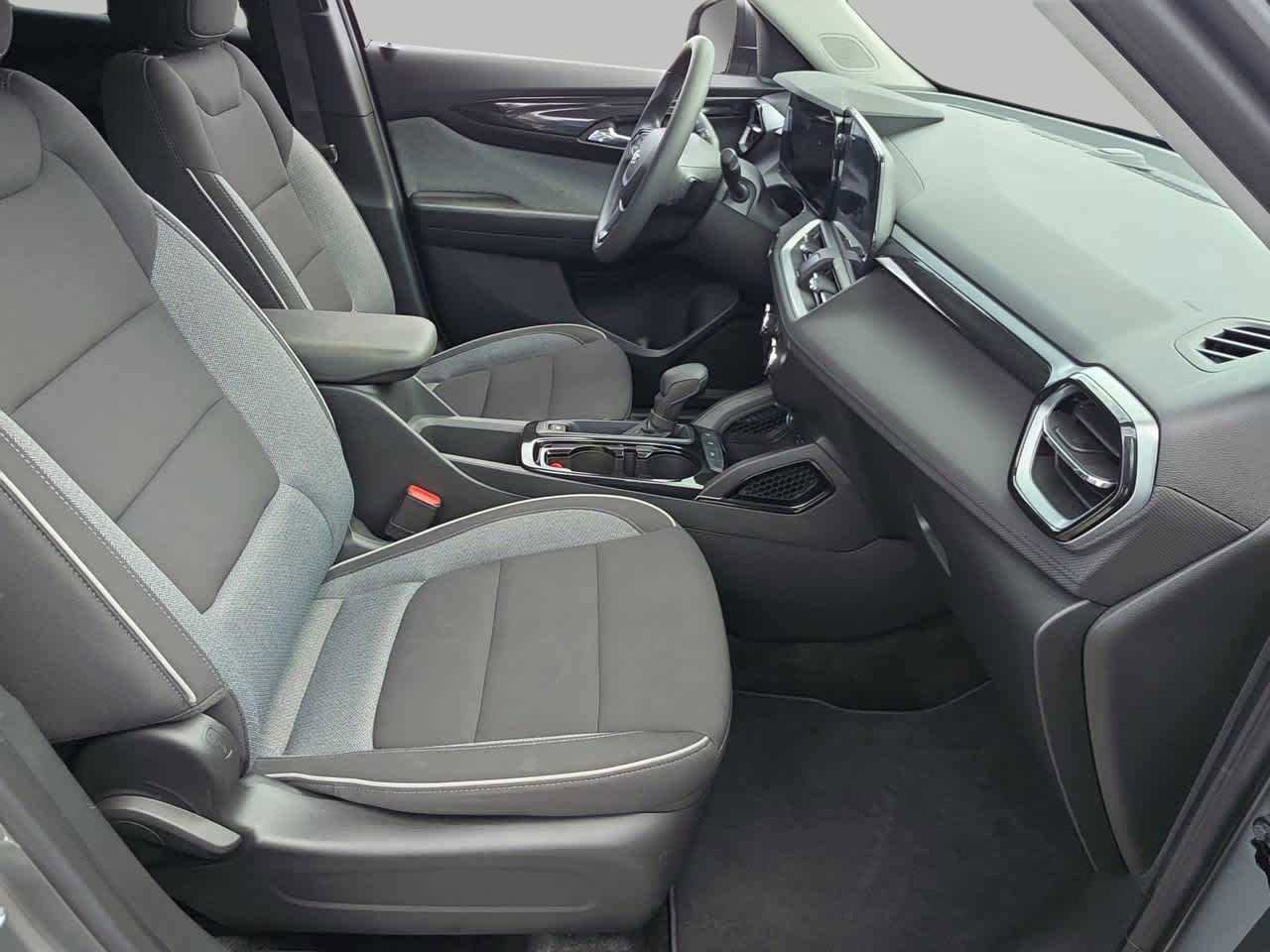 Used 2024 Chevrolet TrailBlazer LS w/ LS Convenience Package image 8