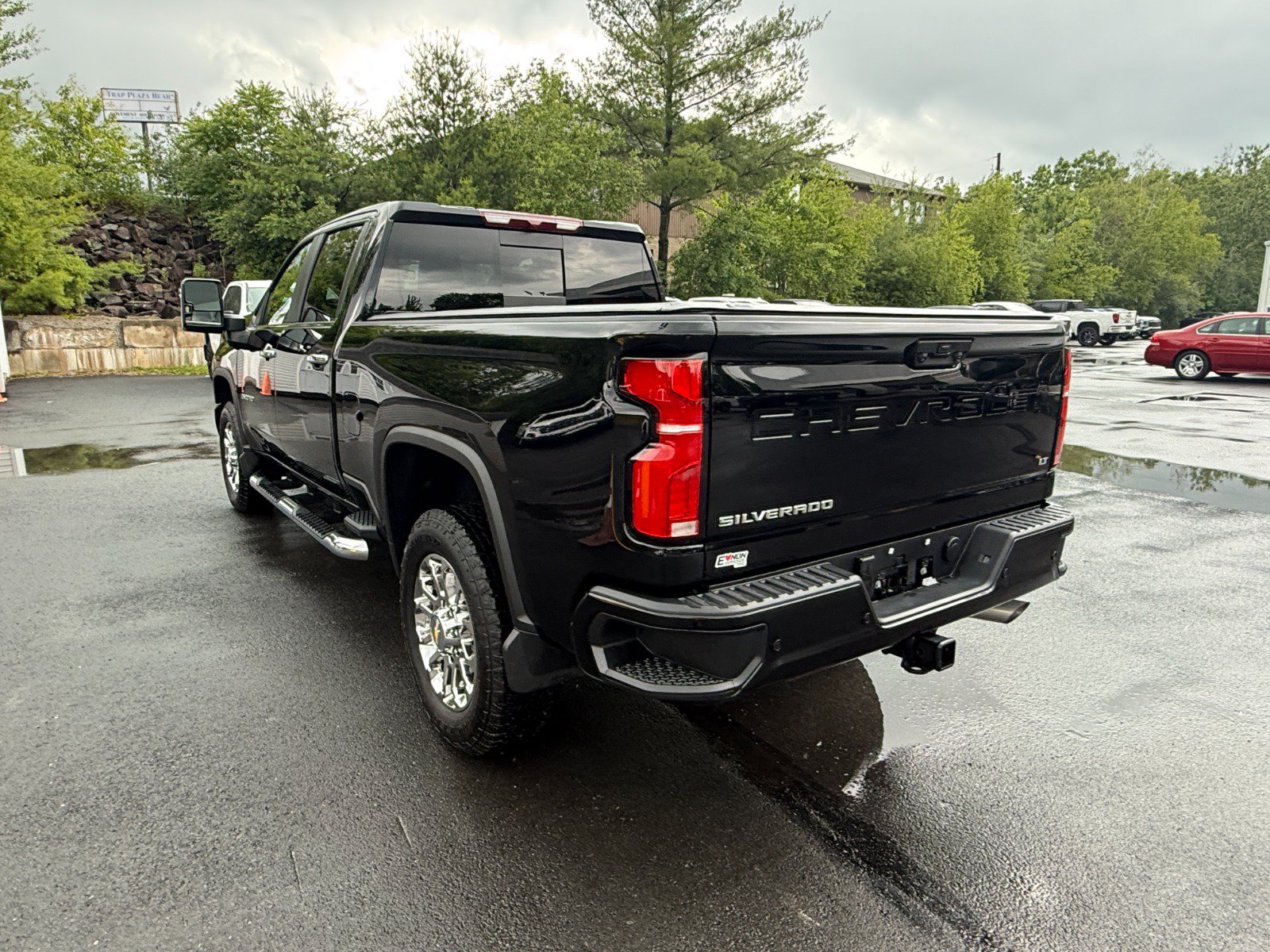 Used 2026 Chevrolet Silverado 2500 LT w/ Z71 Chrome Sport Edition AWD/4WD image 3