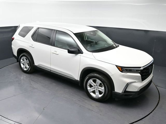 Used 2023 Honda Pilot LX image 11