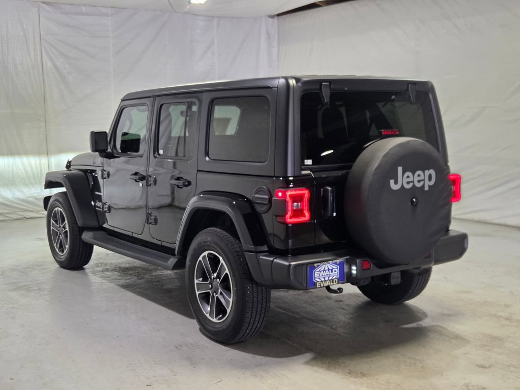 Used 2023 Jeep Wrangler Unlimited Sahara w/ LED Lighting Group AWD/4WD image 21