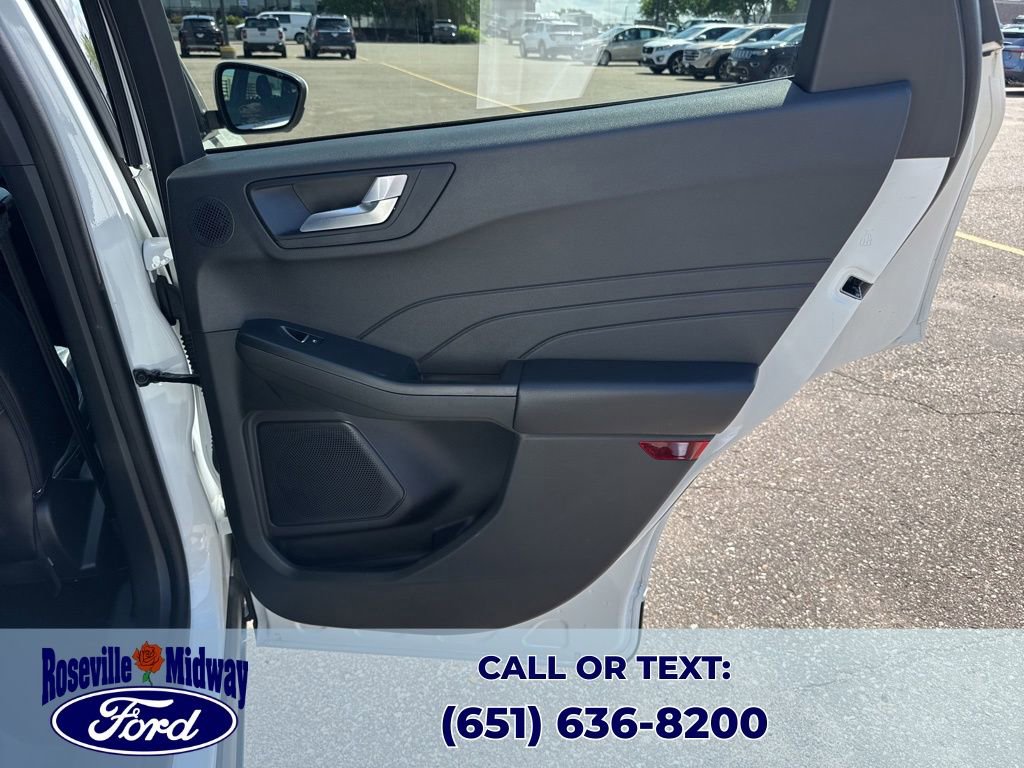 Used 2023 Ford Escape Platinum w/ Premium Technology Package AWD/4WD image 39