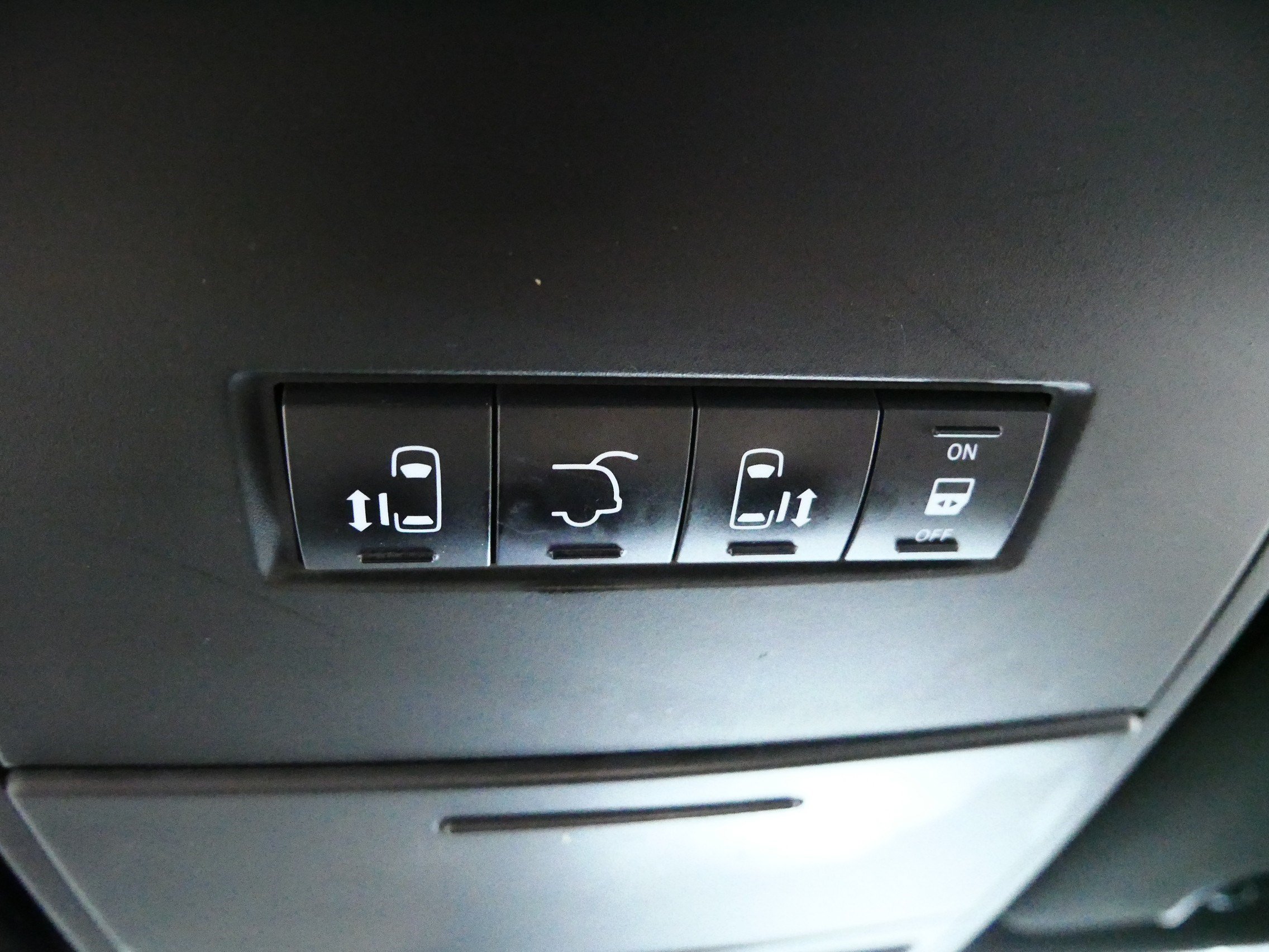Used 2016 Dodge Grand Caravan R/T w/ Driver Convenience Group FWD image 29