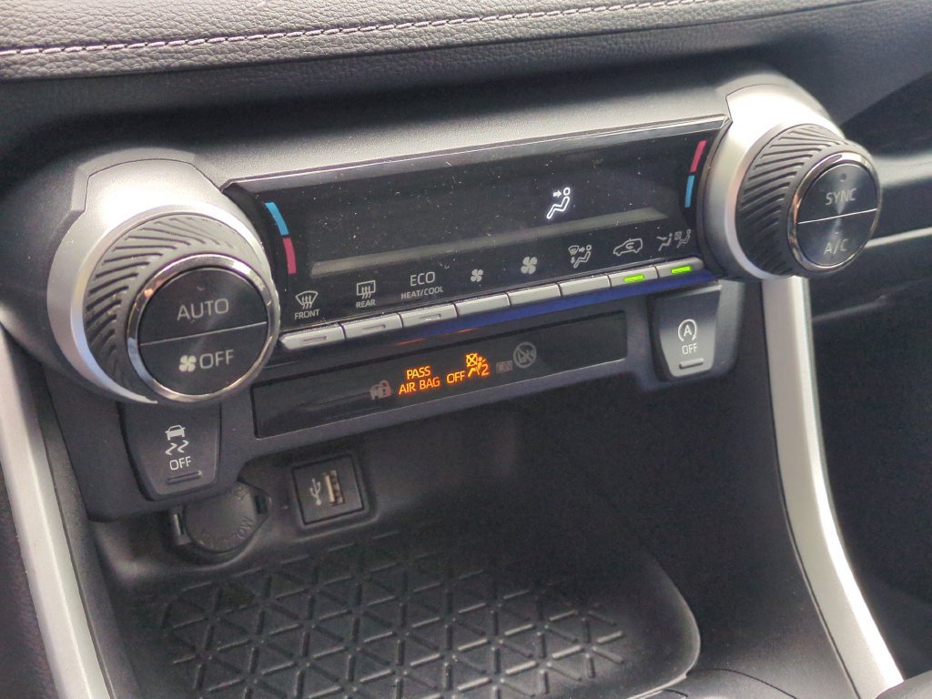 Used 2024 Toyota RAV4 XLE w/ Convenience Package FWD image 26