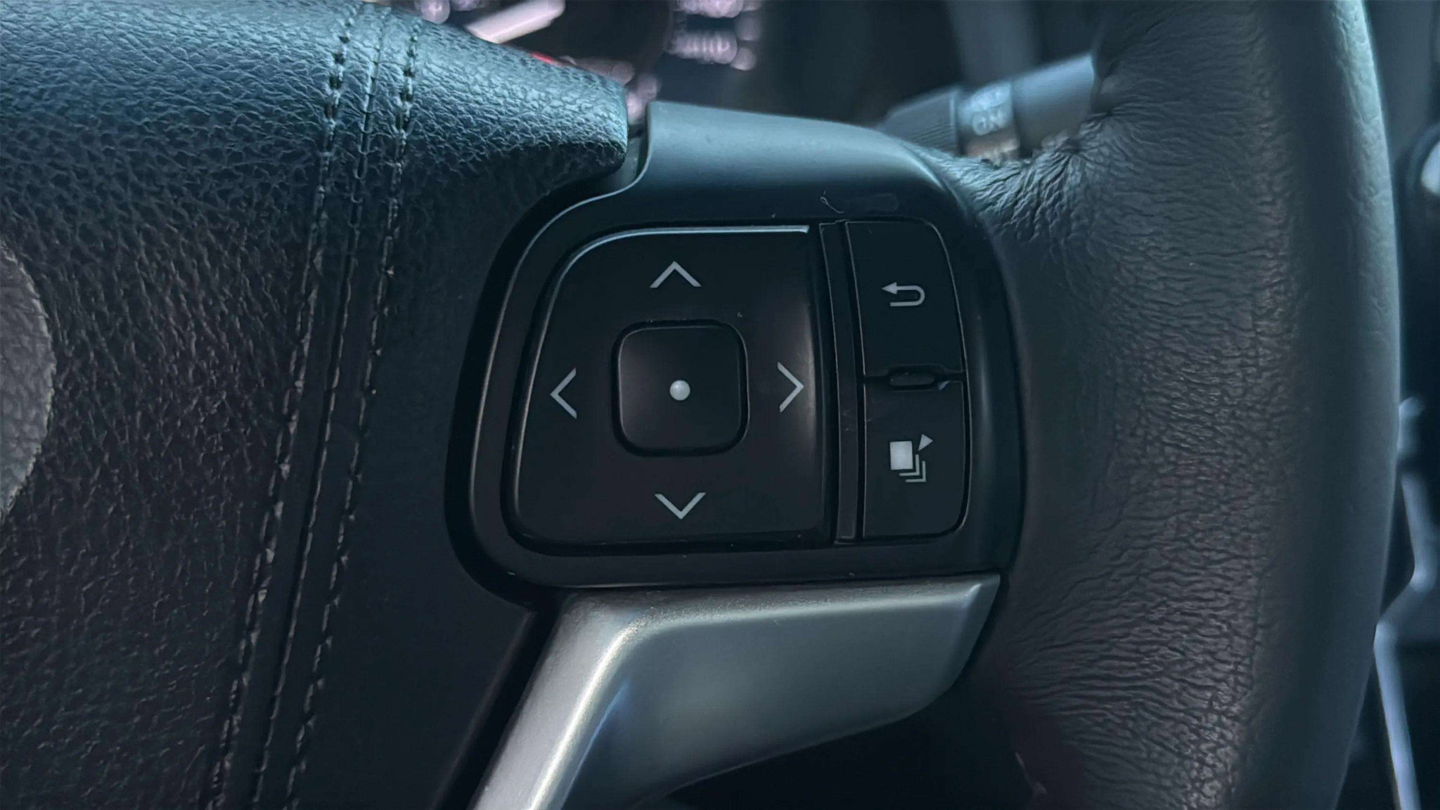 Used 2017 Toyota Sienna XLE Premium image 25