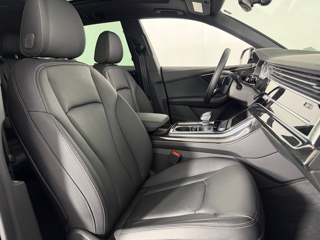 Used 2025 Audi Q8 Premium w/ Black Optic Package AWD/4WD image 32
