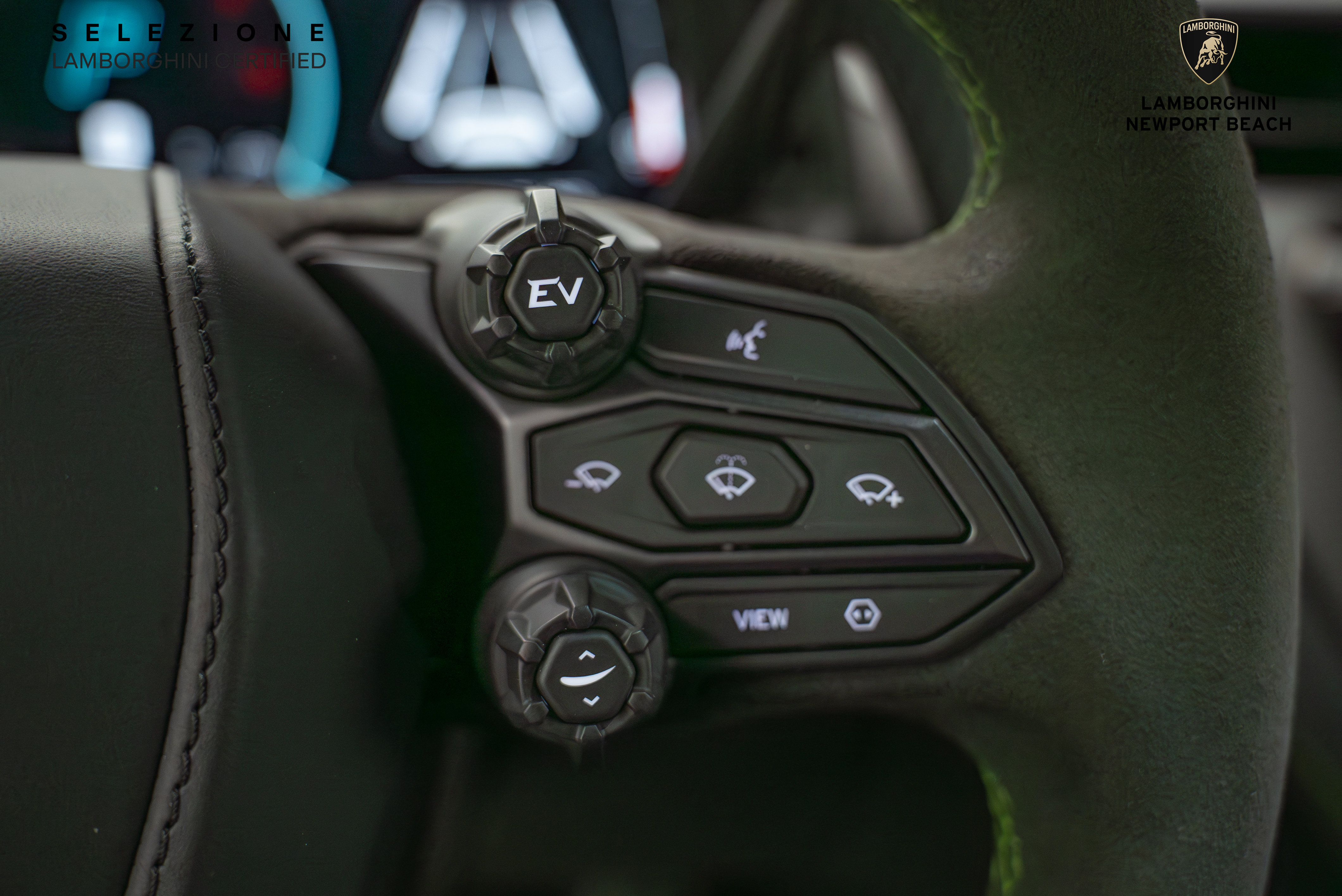 Used 2024 Lamborghini Revuelto AWD/4WD image 31