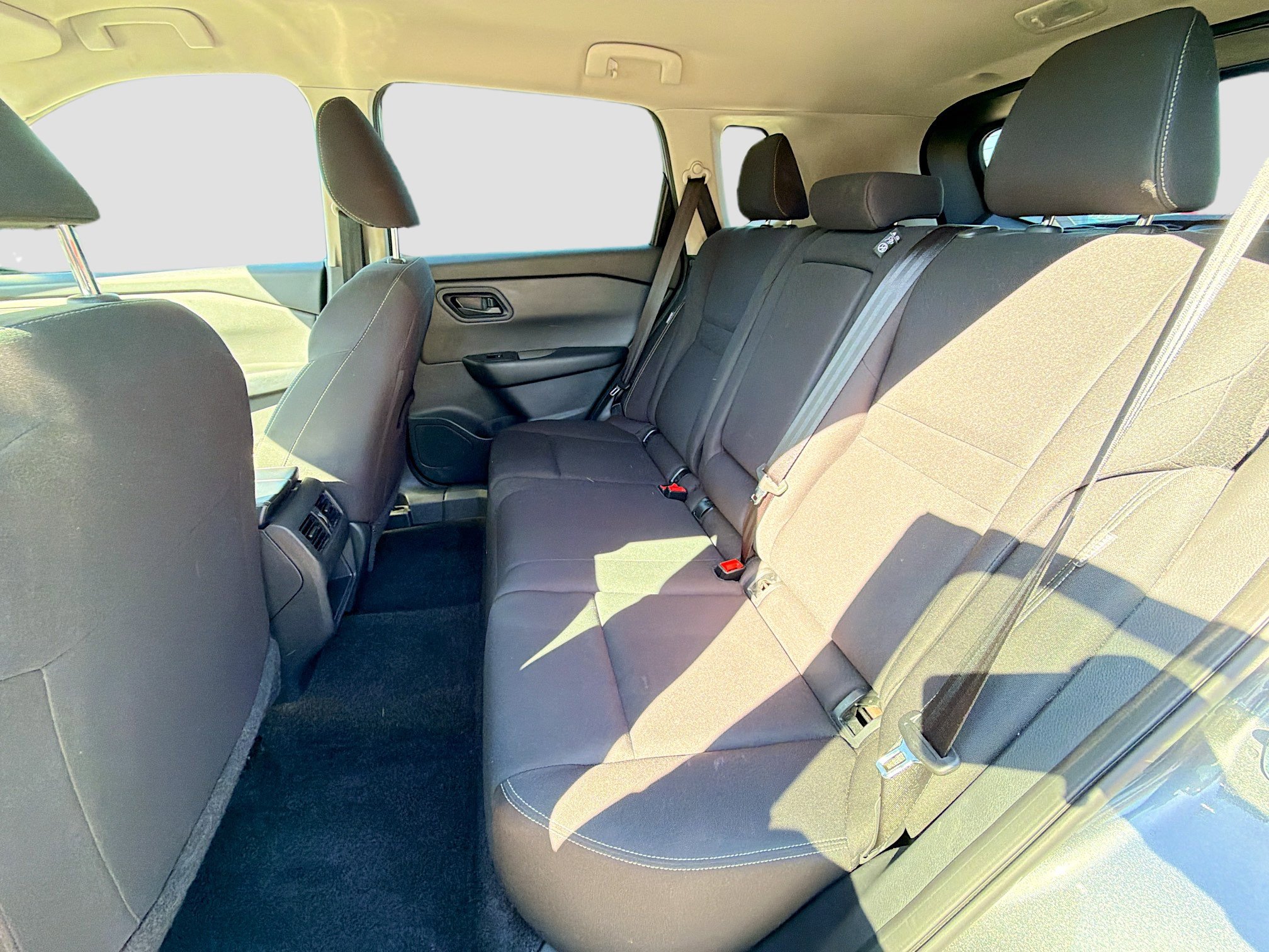 Used 2024 Nissan Rogue S image 19