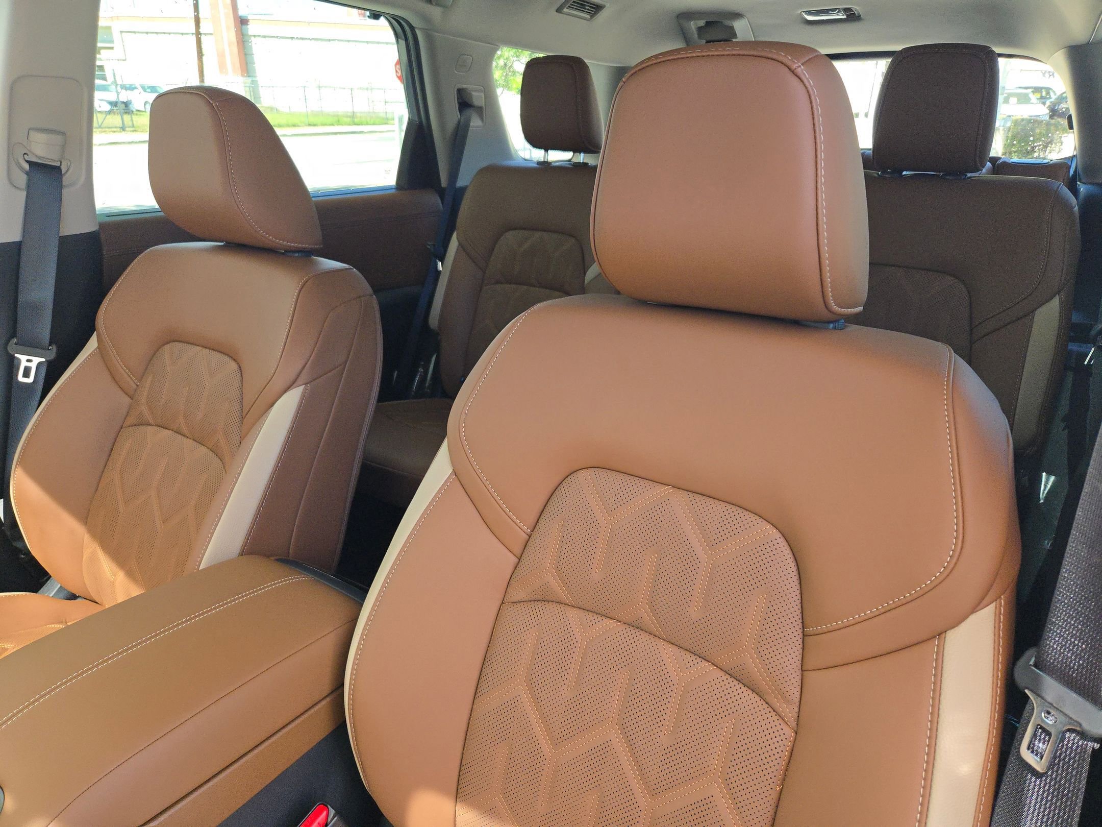 New 2026 Nissan Pathfinder Platinum FWD image 9