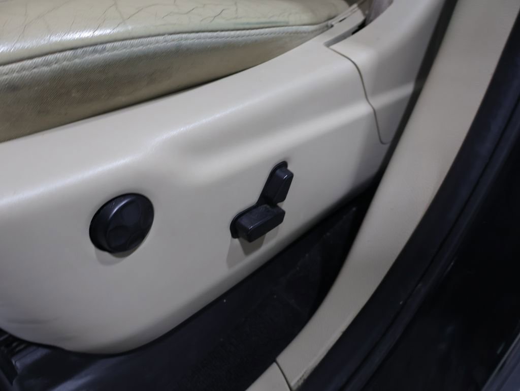 Used 2018 Jeep Grand Cherokee Limited image 14