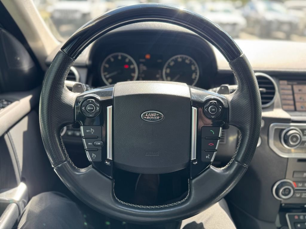 Used 2015 Land Rover LR4 HSE AWD/4WD image 18