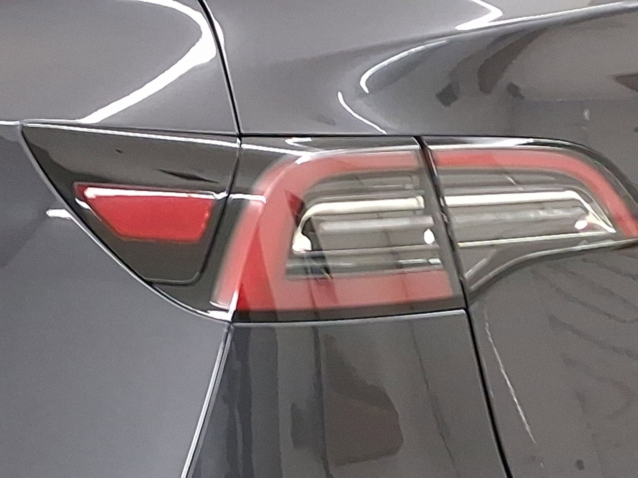 Used 2024 Tesla Model Y Long Range image 10