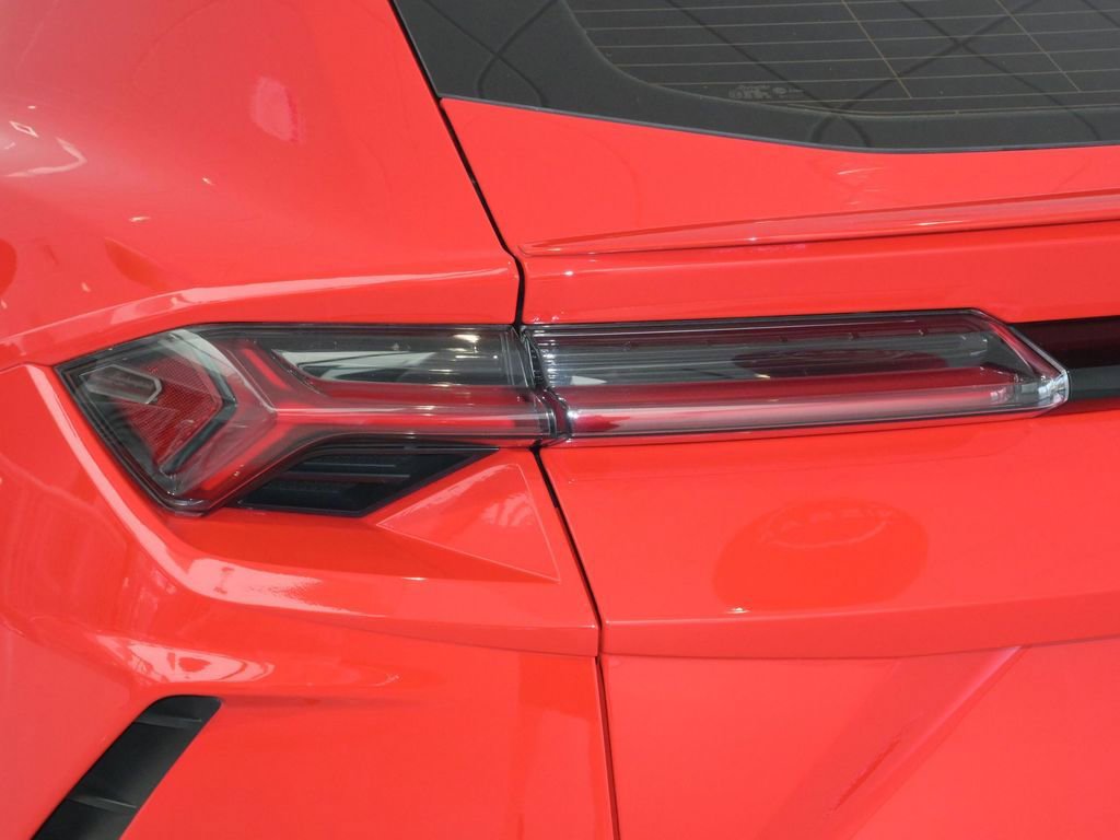 Used 2020 Lamborghini Urus AWD/4WD image 18