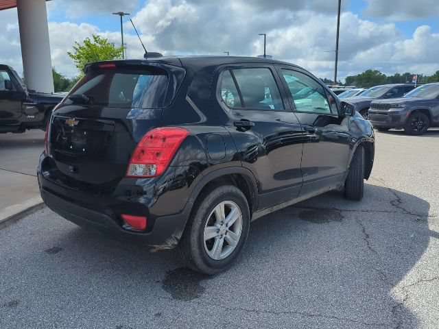 Used 2020 Chevrolet Trax LS FWD image 12