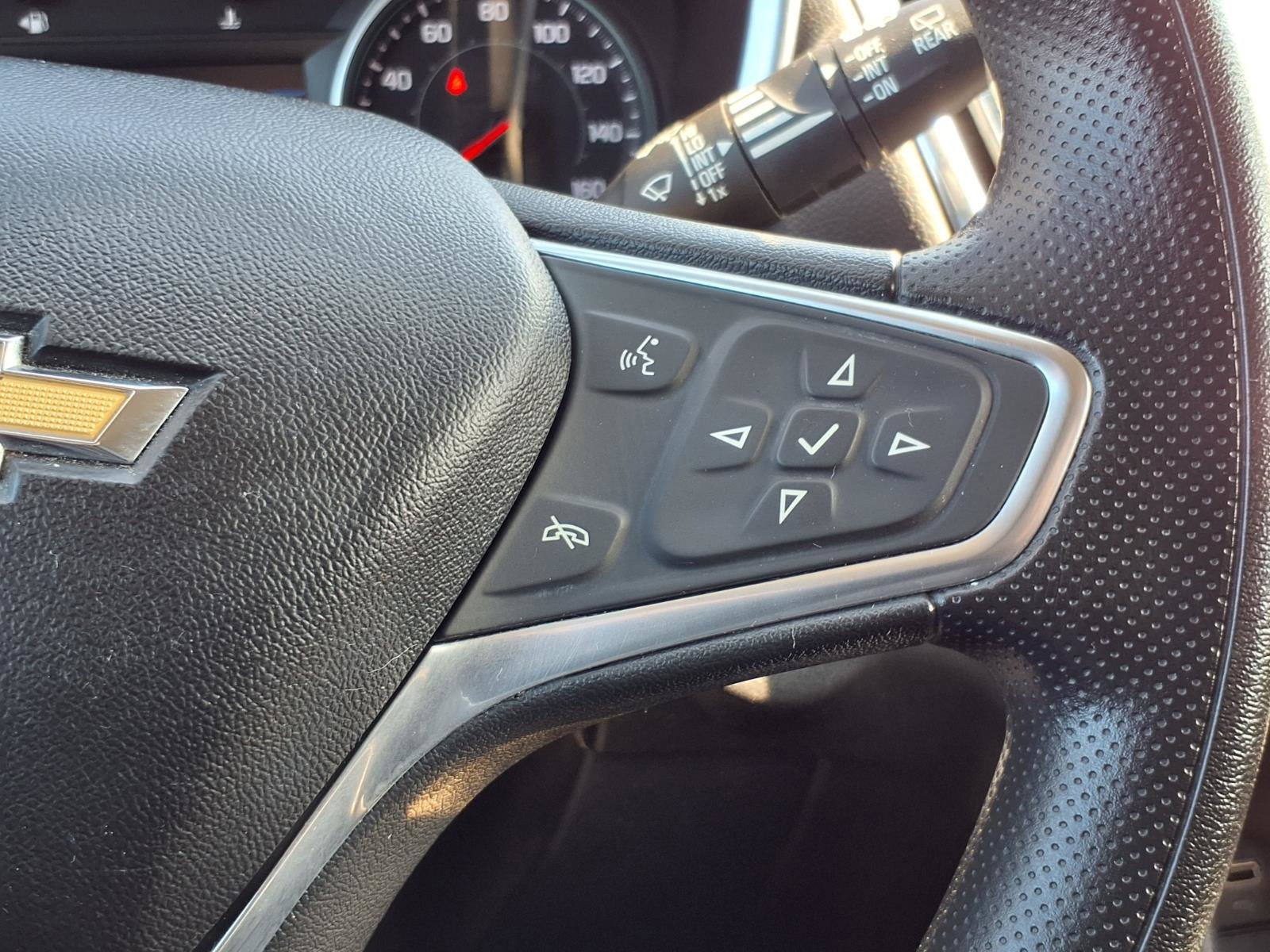 Used 2020 Chevrolet Equinox LT AWD/4WD image 16