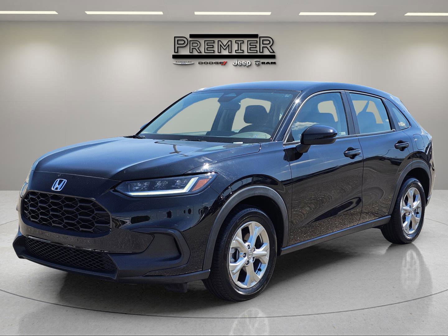 Used 2023 Honda HR-V LX image 1