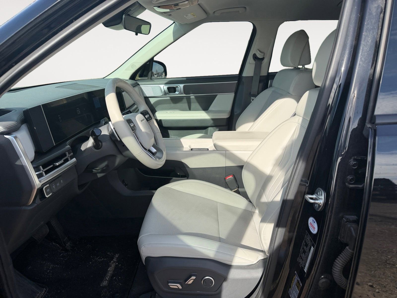 Used 2025 Hyundai Santa Fe SEL image 9