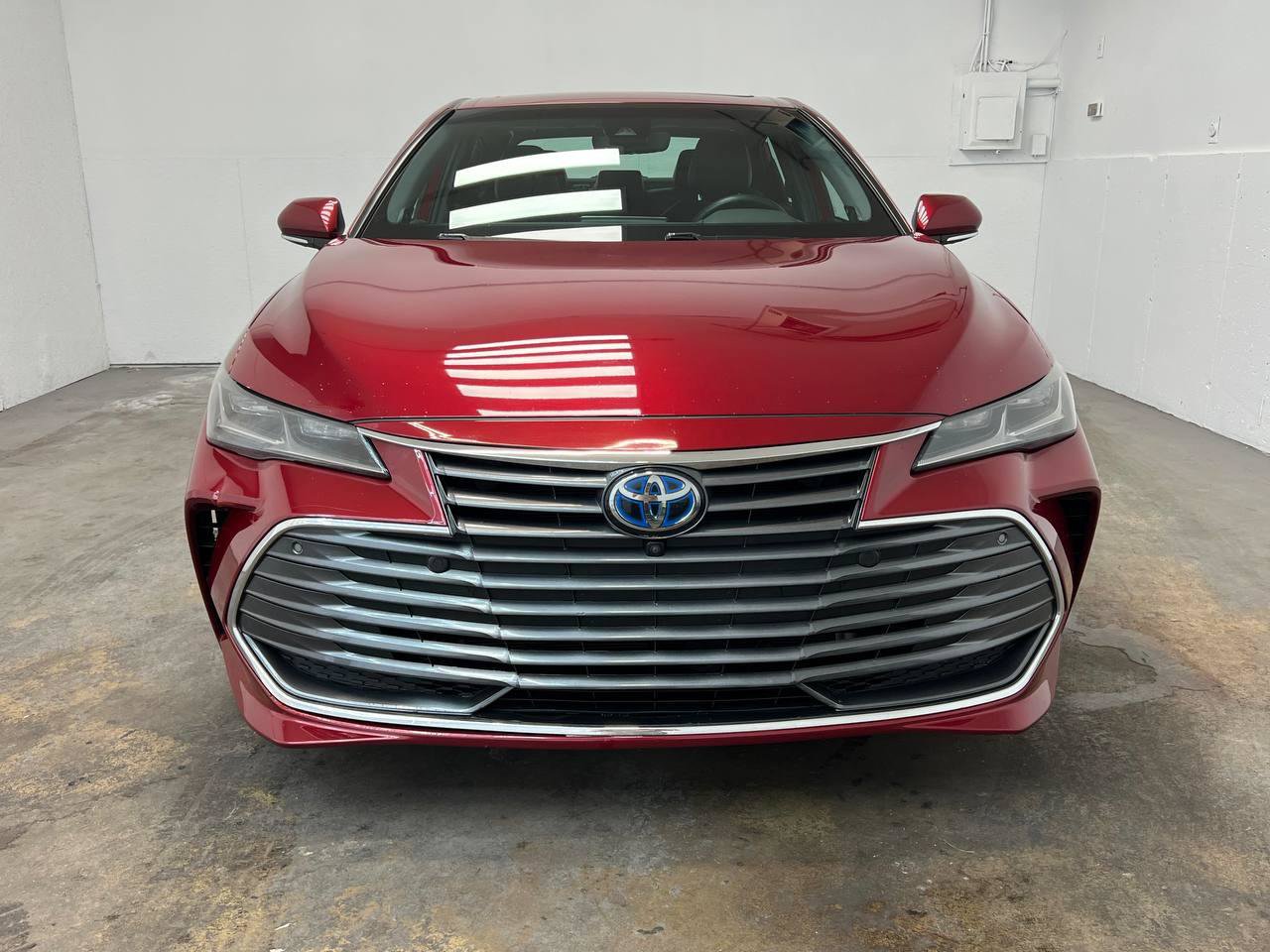 Used 2021 Toyota Avalon Limited w/ Advanced Safety Package FWD image 2