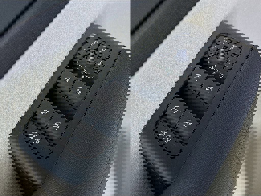 Certified 2026 Volvo XC40 B5 Ultra w/ Climate Package image 18