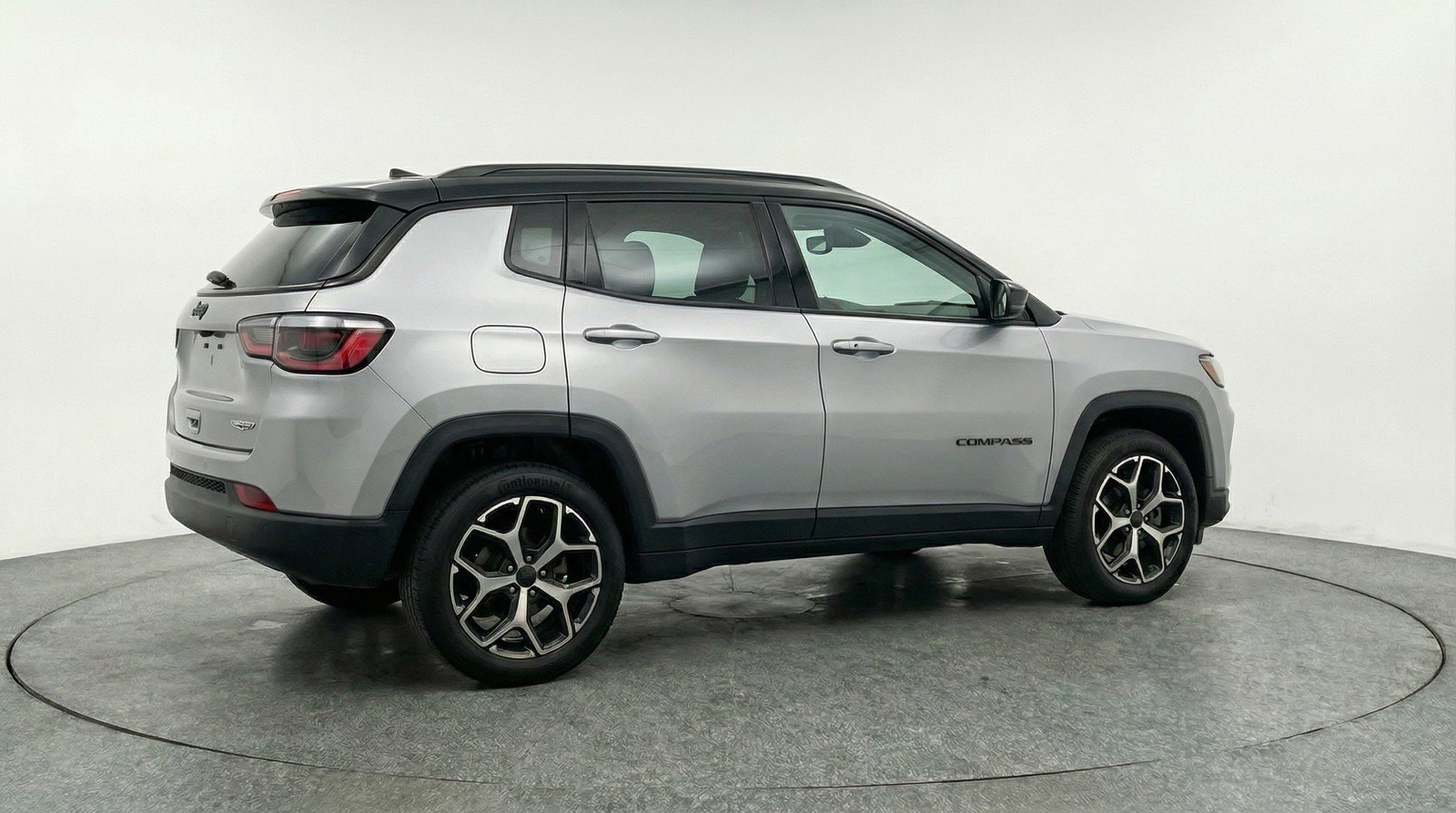 Used 2025 Jeep Compass Limited AWD/4WD image 9