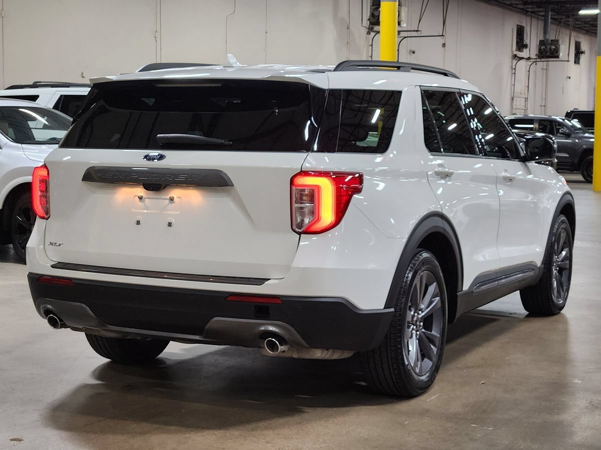 Used 2023 Ford Explorer XLT w/ Equipment Group 202A RWD image 8