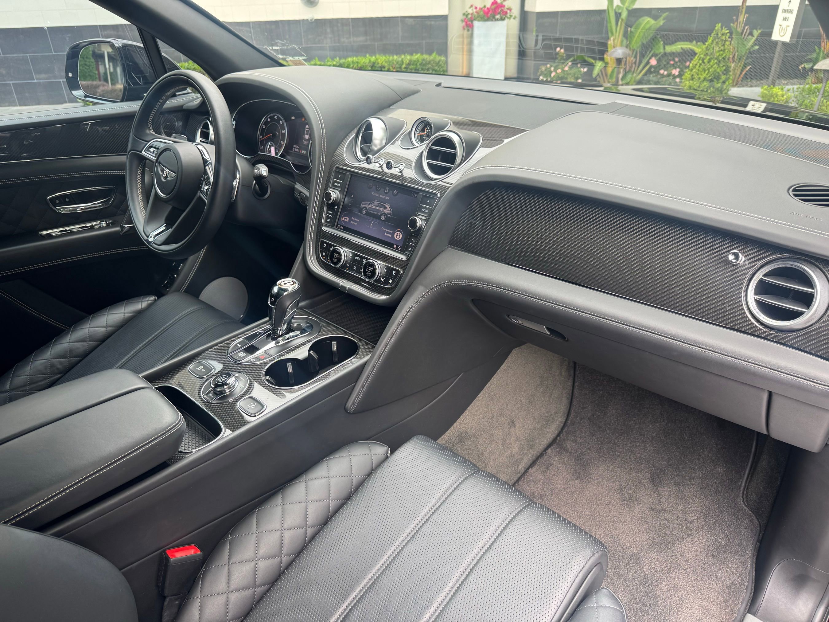 Used 2020 Bentley Bentayga AWD/4WD image 2