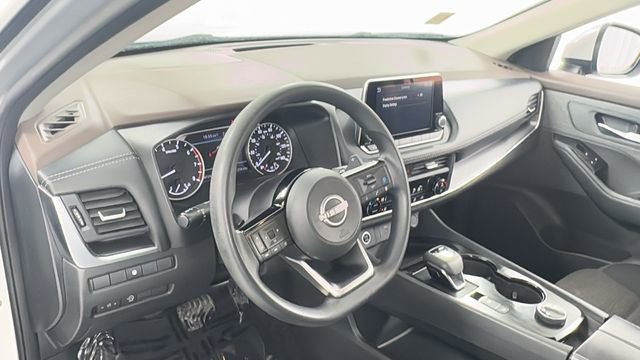 Certified 2023 Nissan Rogue SV image 34