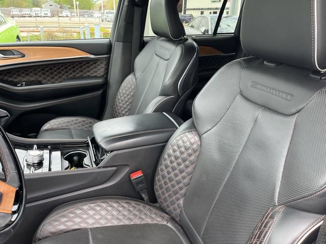 Used 2022 Jeep Grand Cherokee Summit AWD/4WD image 9
