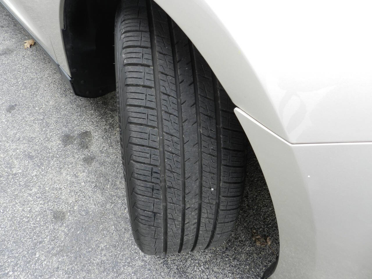 Used 2018 Ford Taurus SE image 18