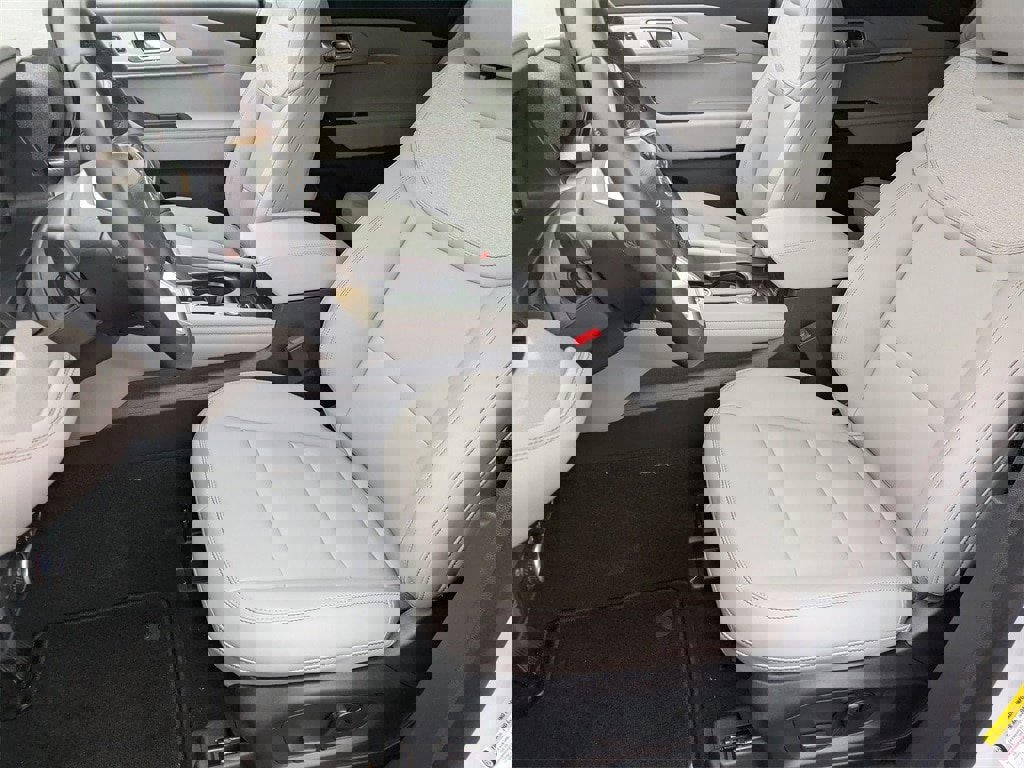 New 2026 Ford Explorer Active image 41