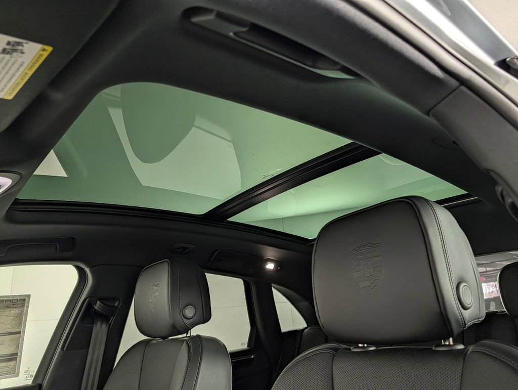 New 2026 Porsche Macan image 30